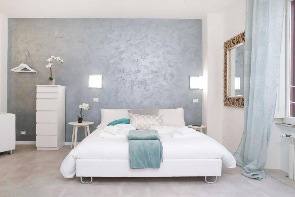 White Panoramic Jacuzzi Suite Trastevere - Top Collection Rzym Zewnętrze zdjęcie